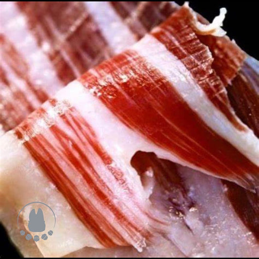 Ibérico-Schinken aus Eichelmast, von Profis geschnitten und fertig zum Genießen.