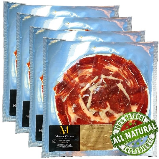 Professionell geschnittener Iberico-Schinken, vakuumverpackt und fertig zum Servieren.